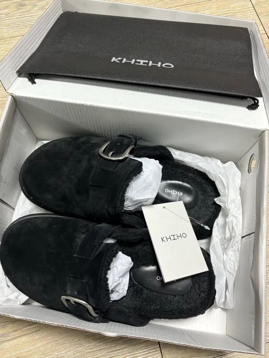 ギー ネスネル ファー スリッパ ブラック 240