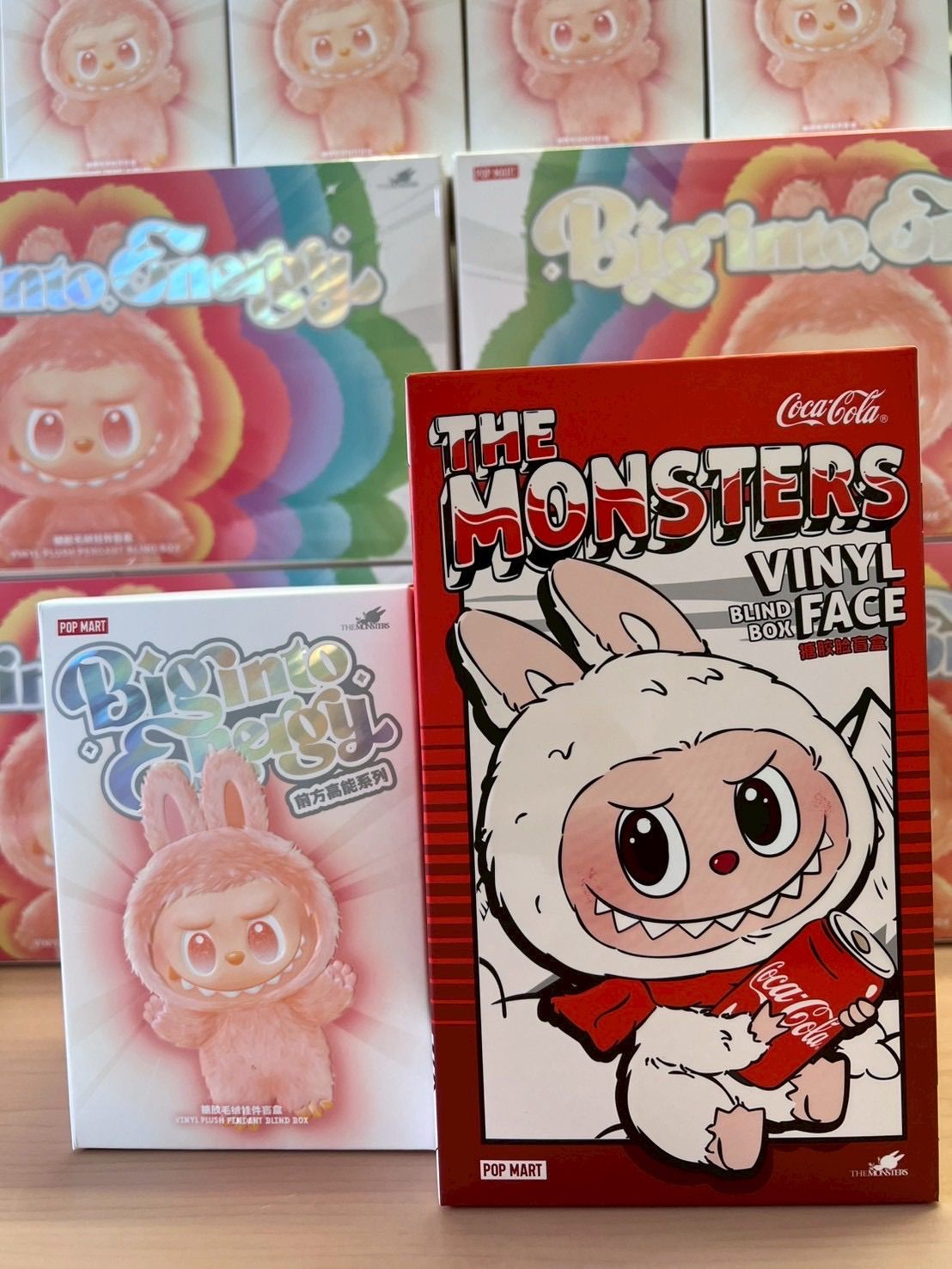 ラブブ THE MONSTERS Macaron Big into Energy - POPMART COLA コカコーラ２ピース