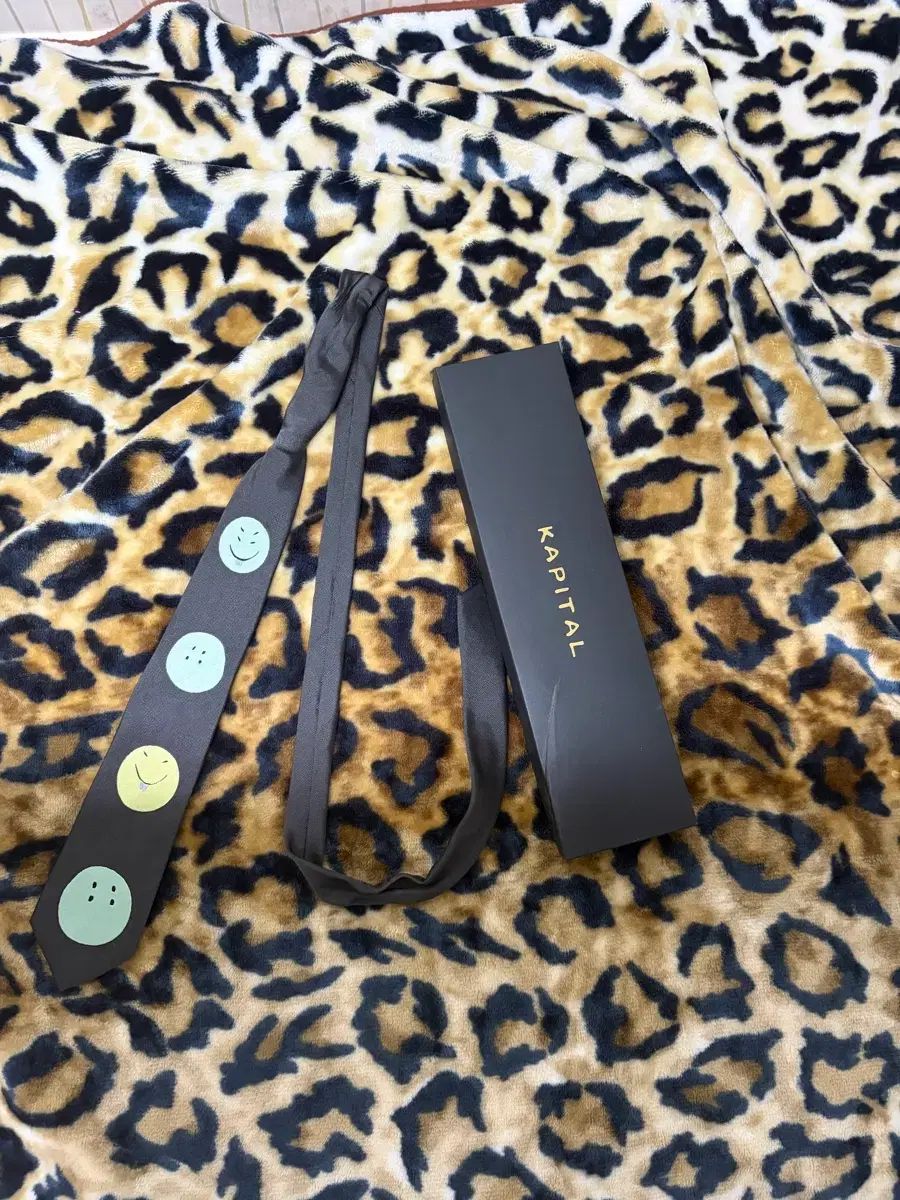 KAPITAL スマイル ネックタイ