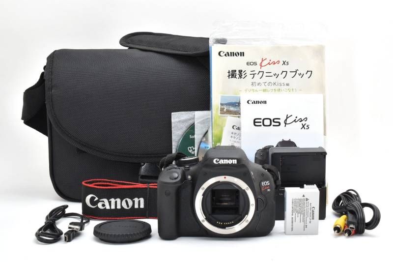Canon EOS Kiss X5 付属品多数 純正バッグ付き Canon EOS Kiss X5 付属品多数 純正バッグ付き V118811911 ベ