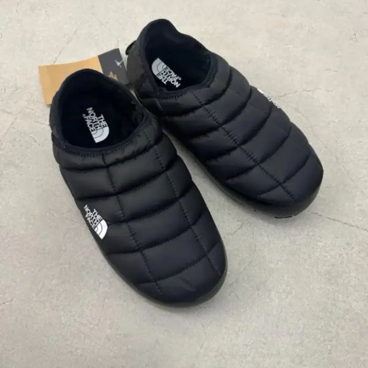 THE NORTH FACE ザノースフェイス サーモボール ミュール 260 ダウンシューズ 水分