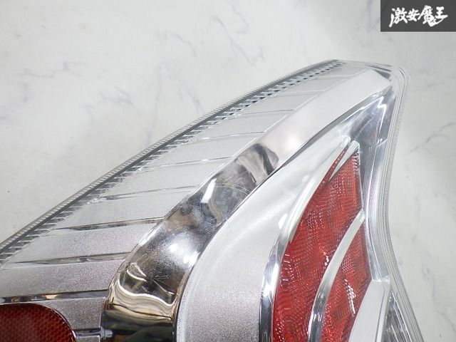 点灯確認済 USトヨタ 純正 ZVW30 30 プリウス 後期 LED テールライト テールランプ リフレクター 左 左側 助手席 STANLEY W0390 即納