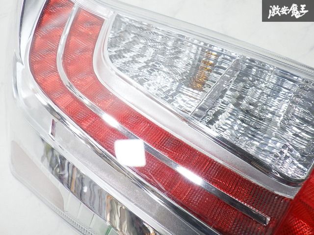 点灯確認済 USトヨタ 純正 ZVW30 30 プリウス 後期 LED テールライト テールランプ リフレクター 左 左側 助手席 STANLEY W0390 即納