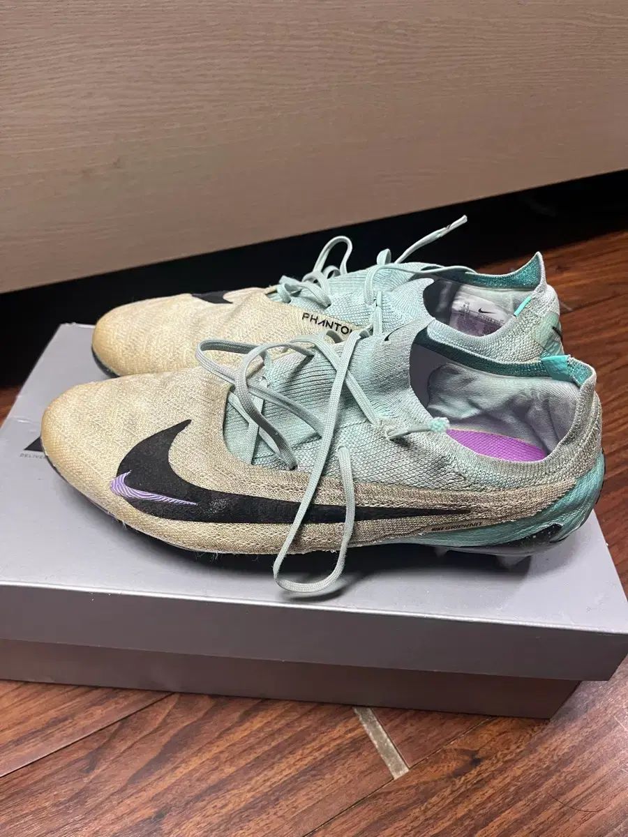 ナイキ FANTOM GX サッカーシューズ ミント/ベージュ - メルカリ