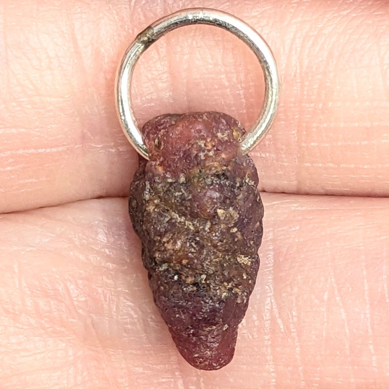 SILVERルビー原石チャーム ミャンマー モゴック産