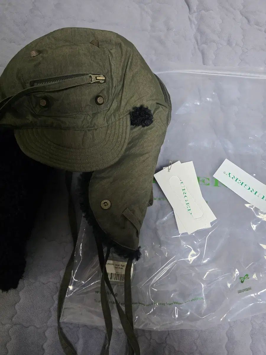 サージェリー カーゴ フライト トラッパー ハット カーキ