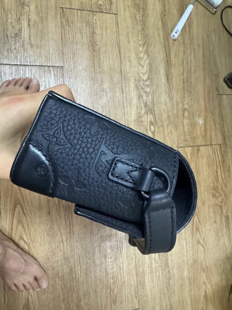 ルイヴィトン M 81746 スティマー ウェアラブル ウォレット