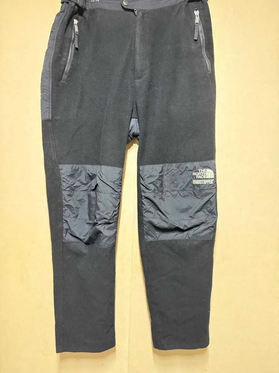 32 THE NORTH FACE ウィンドストッパー フリース ズボン ブラック