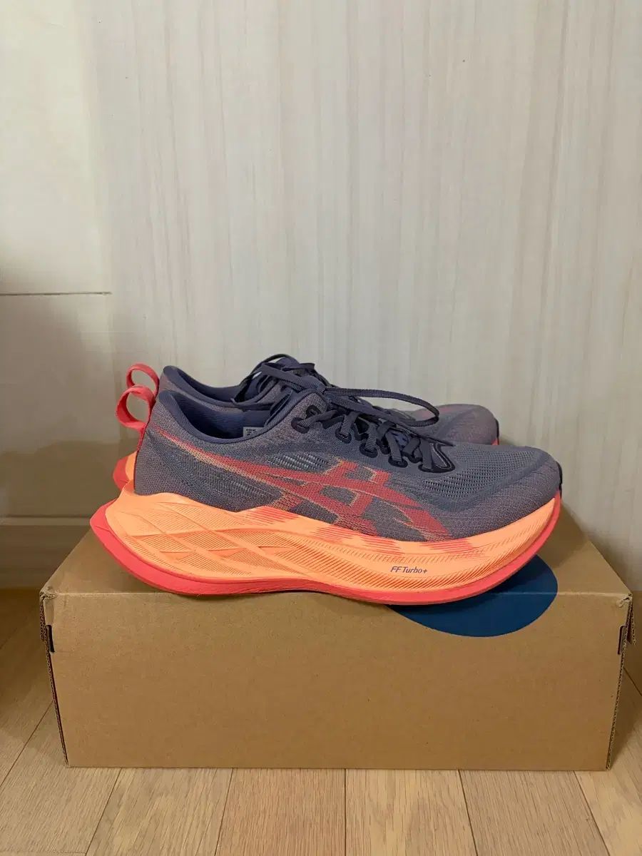 260 アシックス コーラル