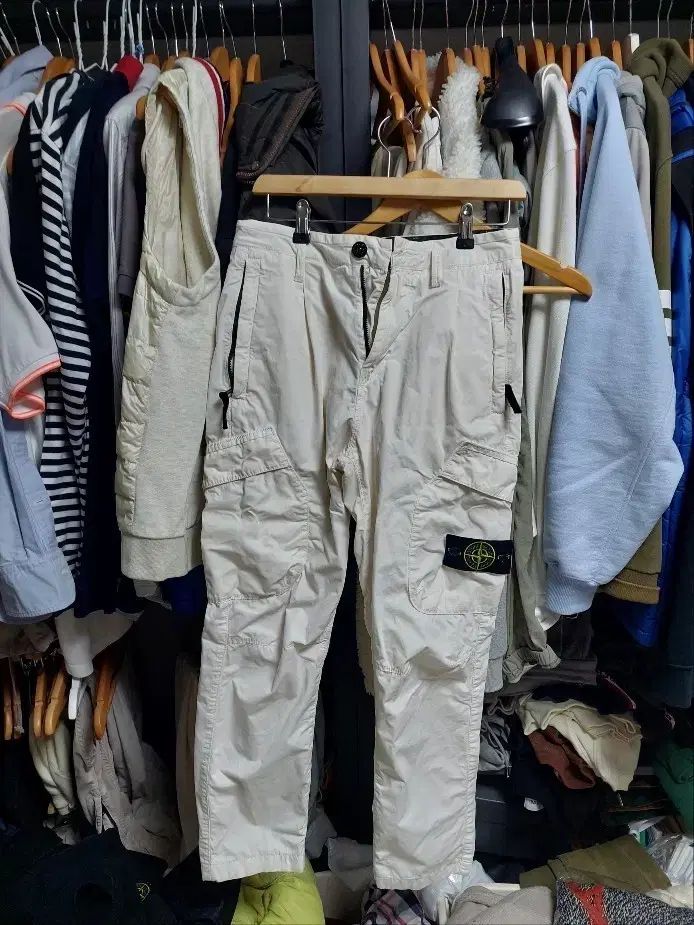 ストーンアイランド カーゴ ズボン アイボリー w 30