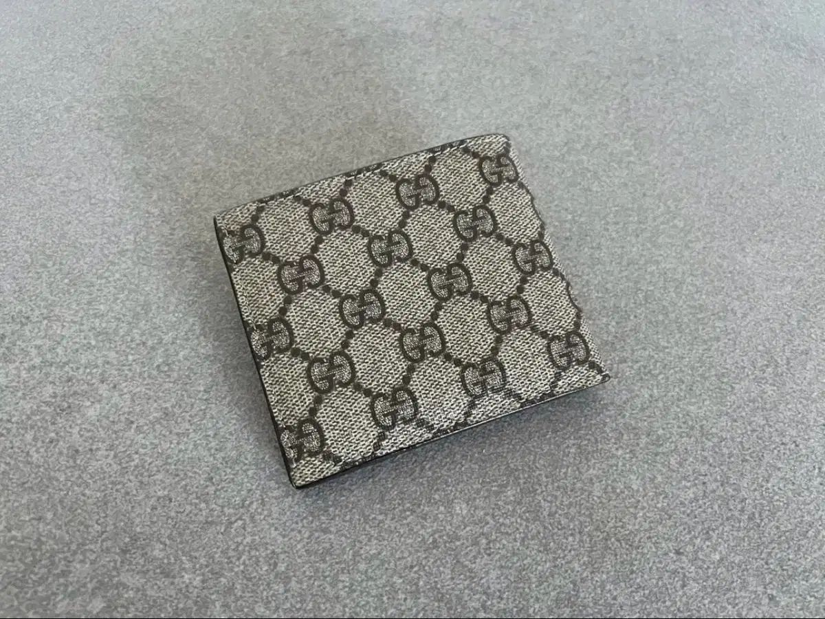 GUCCI グッチ NEO₍ネオ ヴィンテージ Supreme シュプリーム GG リング 二つ折り財布