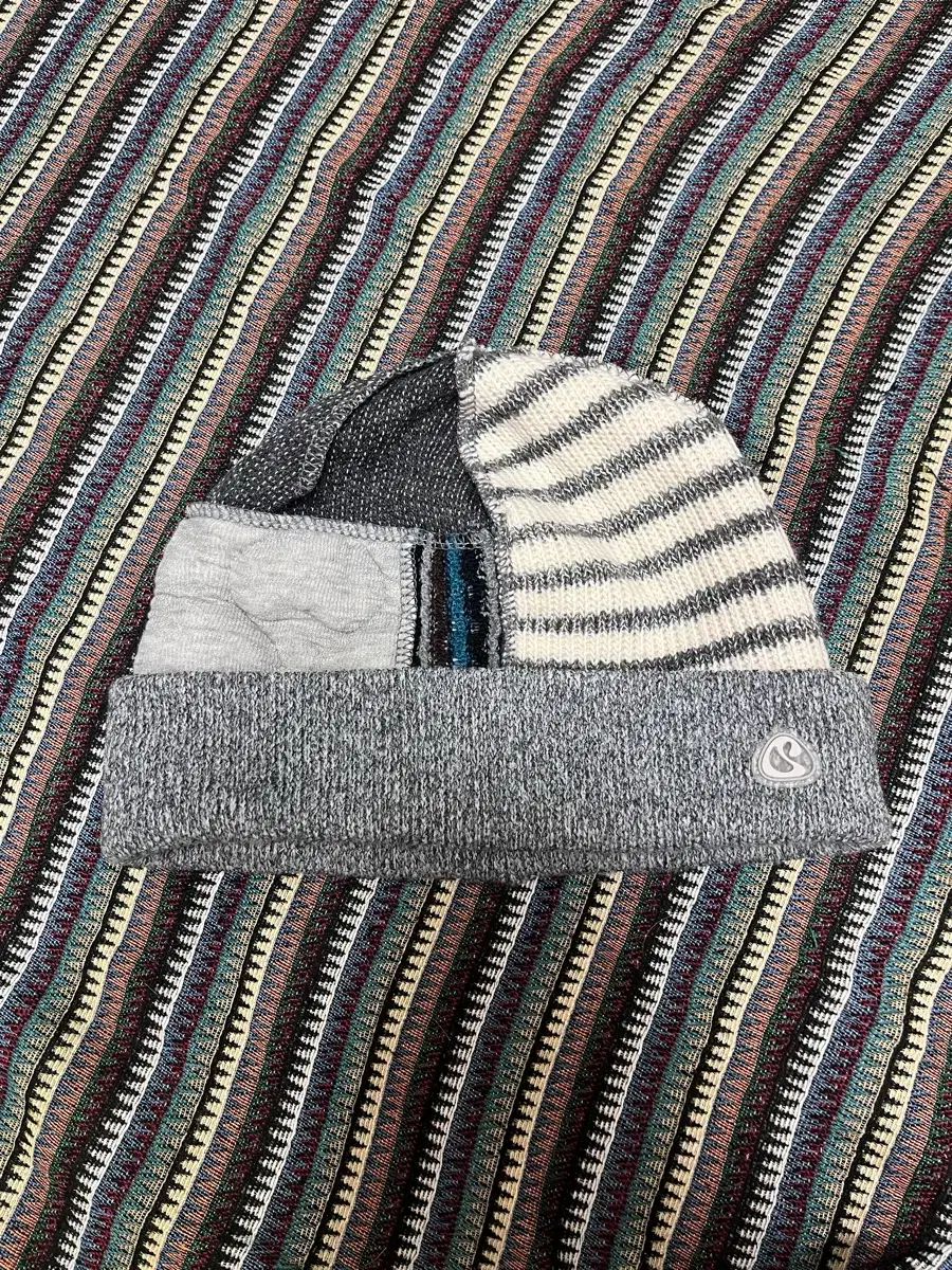 コイセイオ coyseio パッチワーク ビーニー グレー