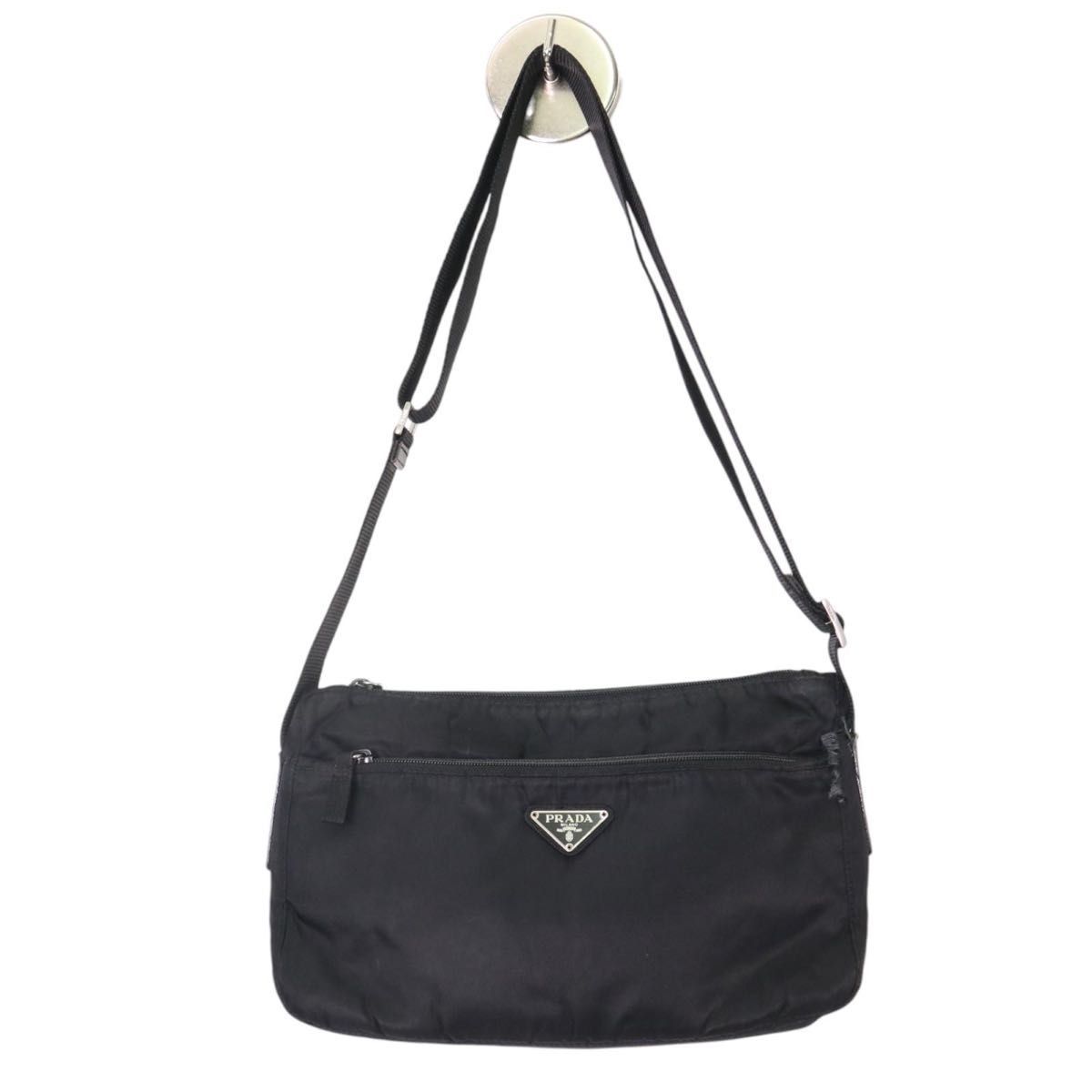PRADA　ショルダーバッグ　斜め掛け　クロスボディ　三角プレート　黒　ナイロン PRADA ショルダーバック 黒 アマゾン 三角プレート 斜め掛け ナイロン