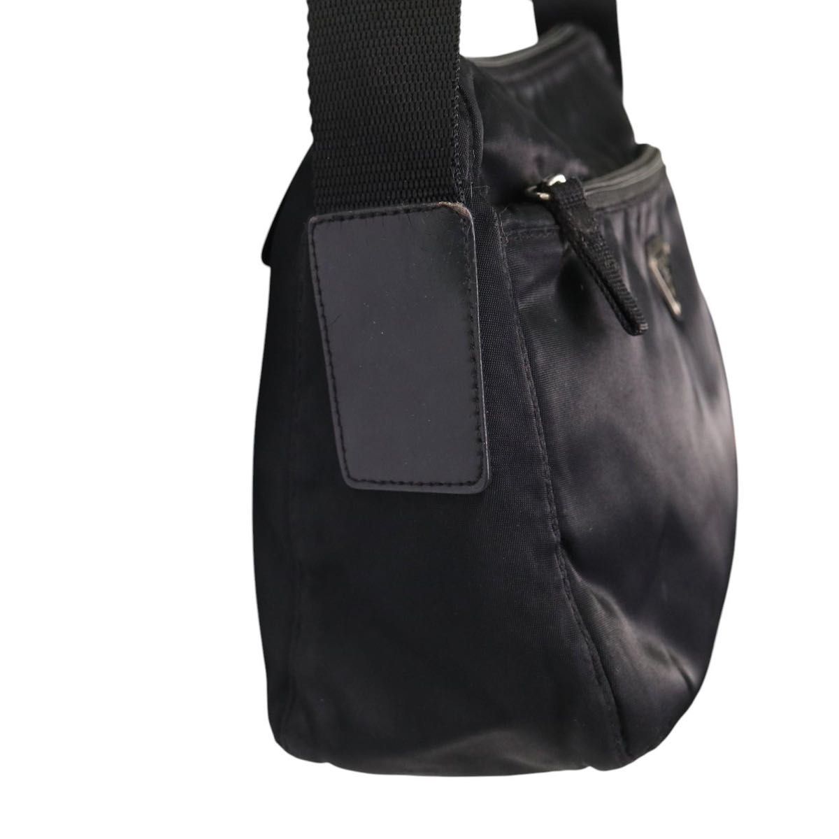 希少】PRADA プラダ ショルダーバッグ クロスボディ 斜め掛け 黒