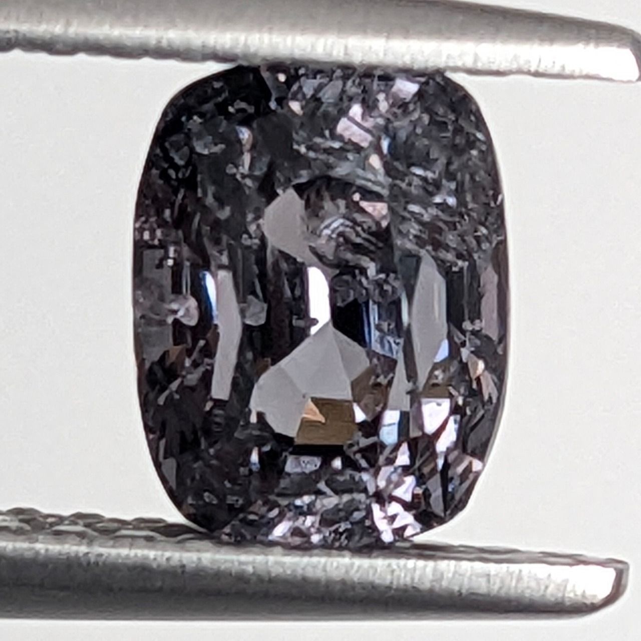 スピネル ミャンマー モゴック産 1.18 ct