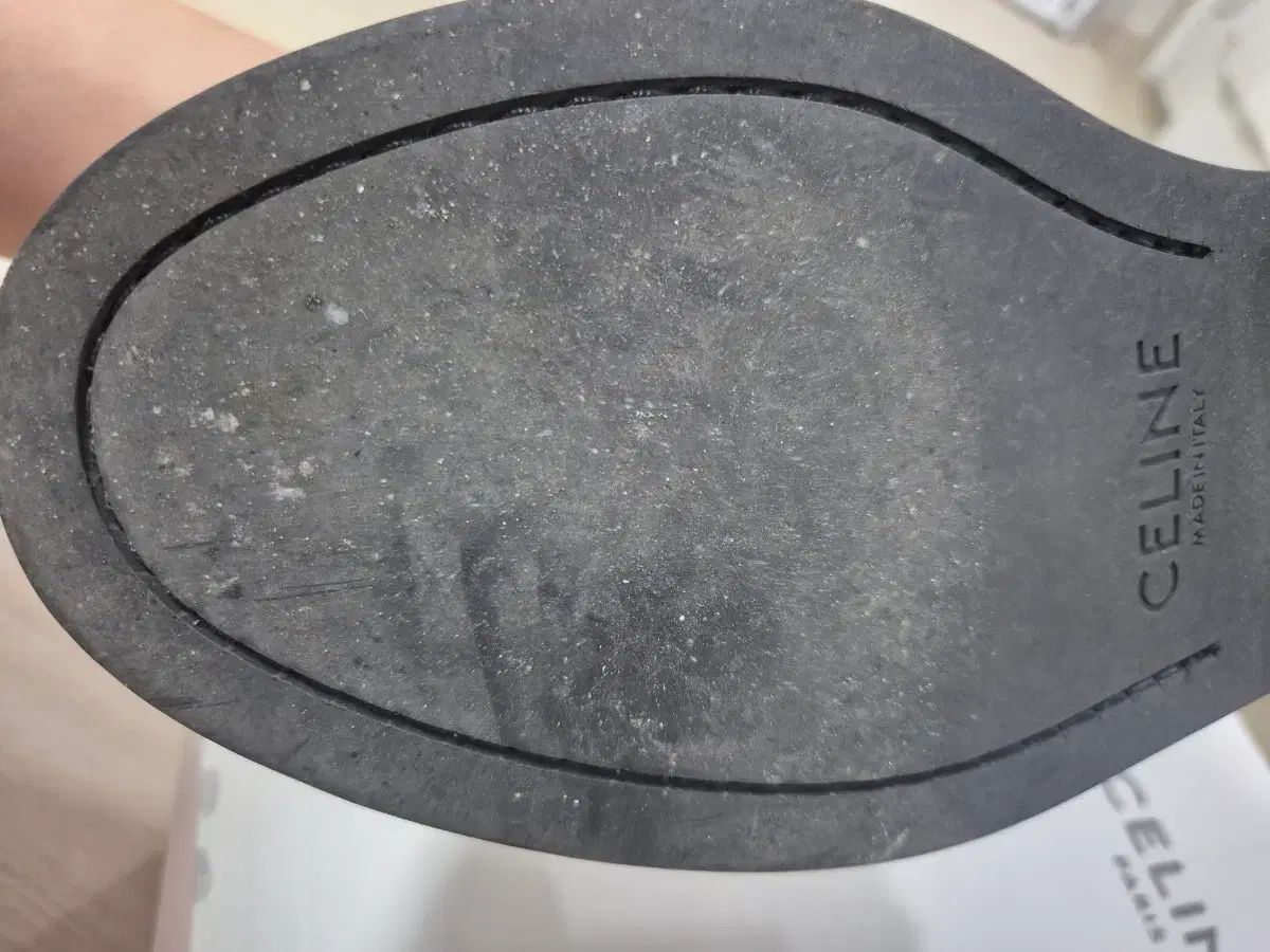 トリオンフ ローファー