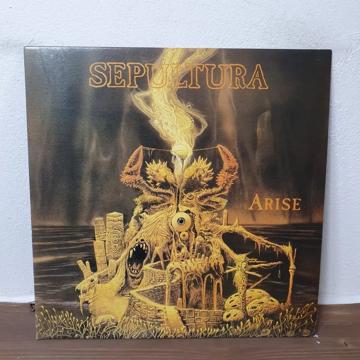 スラッシュメタル〇SEPULTURA／セパルトゥラ 91年1st＋EP ギタリストなら絶対に聴くべき南米スラッシュ・メタルの名盤40（1/4