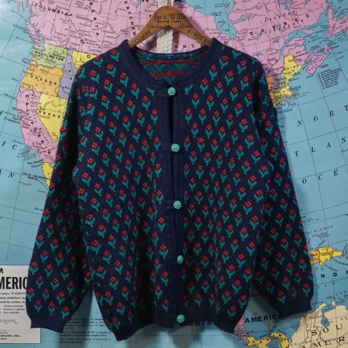 ノルウェー ハンドメイド フラワー ボタン カーディガン