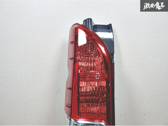 TOYOTA トヨタ 純正 200系 ハイエース 4型 5型 6型 7型 後期 左 左側