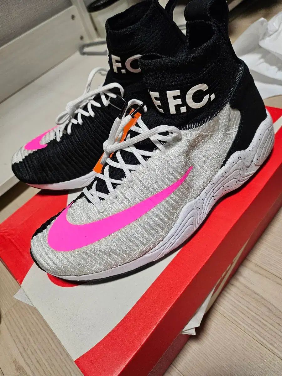 ナイキ マーキュリアル FK FC 250 サイズ