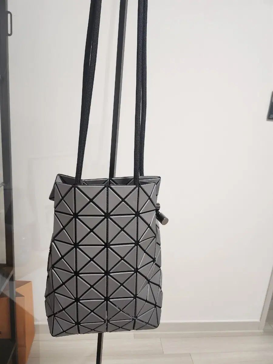 BAO ISSEY MIYAKE バオバオイッセイミヤケ 링バッグ マットチャコール