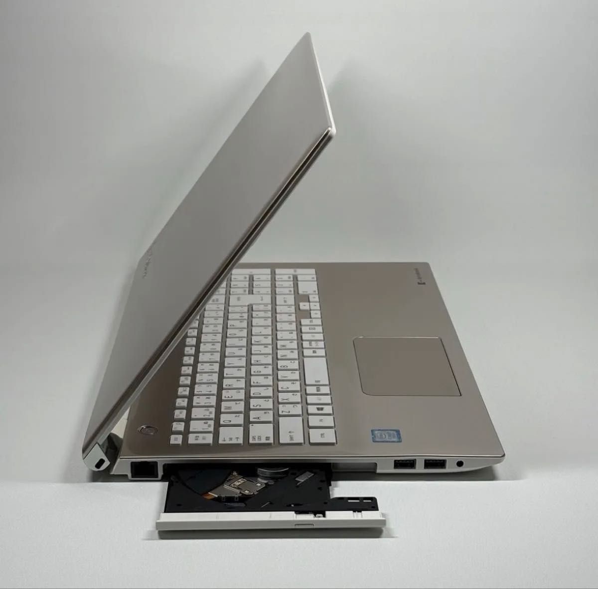 ノートパソコン Windows11 Officeオフィス付き i7 SSD 美品 16GB ノートパソコン Windows11 Officeオフィス付き i7 SSD 美品 16GB