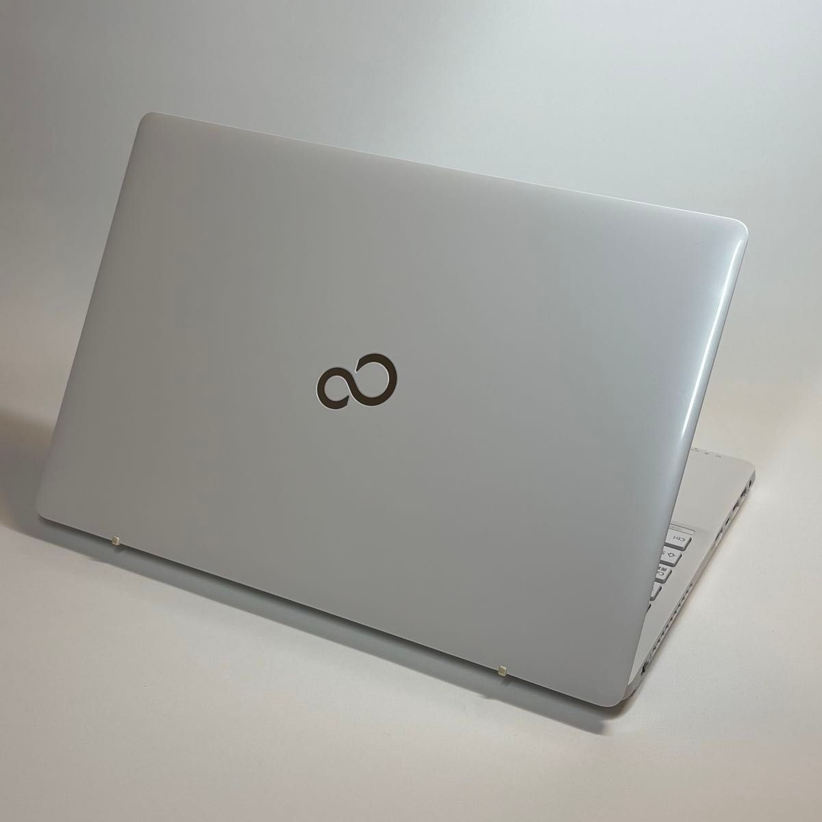 ホワイトノートパソコン Windows11 オフィス付き i7 16GB SSD ホワイト ノートパソコン Windows11 オフィス i7 16GB SSD ZX高性能i7