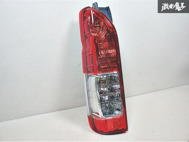 新車外し品 トヨタ 純正 200系 ハイエース 4型 5型 6型 7型 後期 左