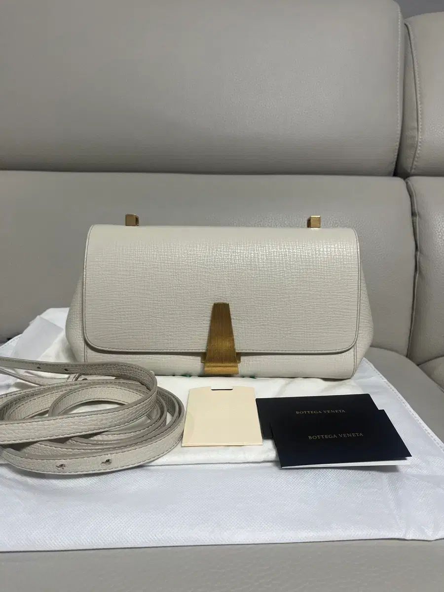 ボッテガ ヴェネタ パルメラー ト アングルバッグ クロスバッグ ショルダーバッグ トートバッグ 3回 着用