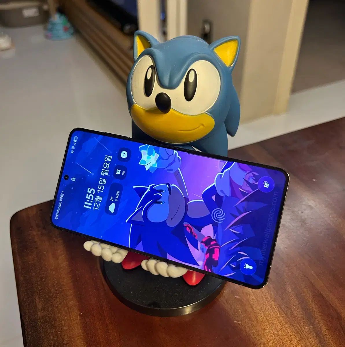 モダン ソニック・ザ・ヘッジホッグ コントローラー&電話ホルダー