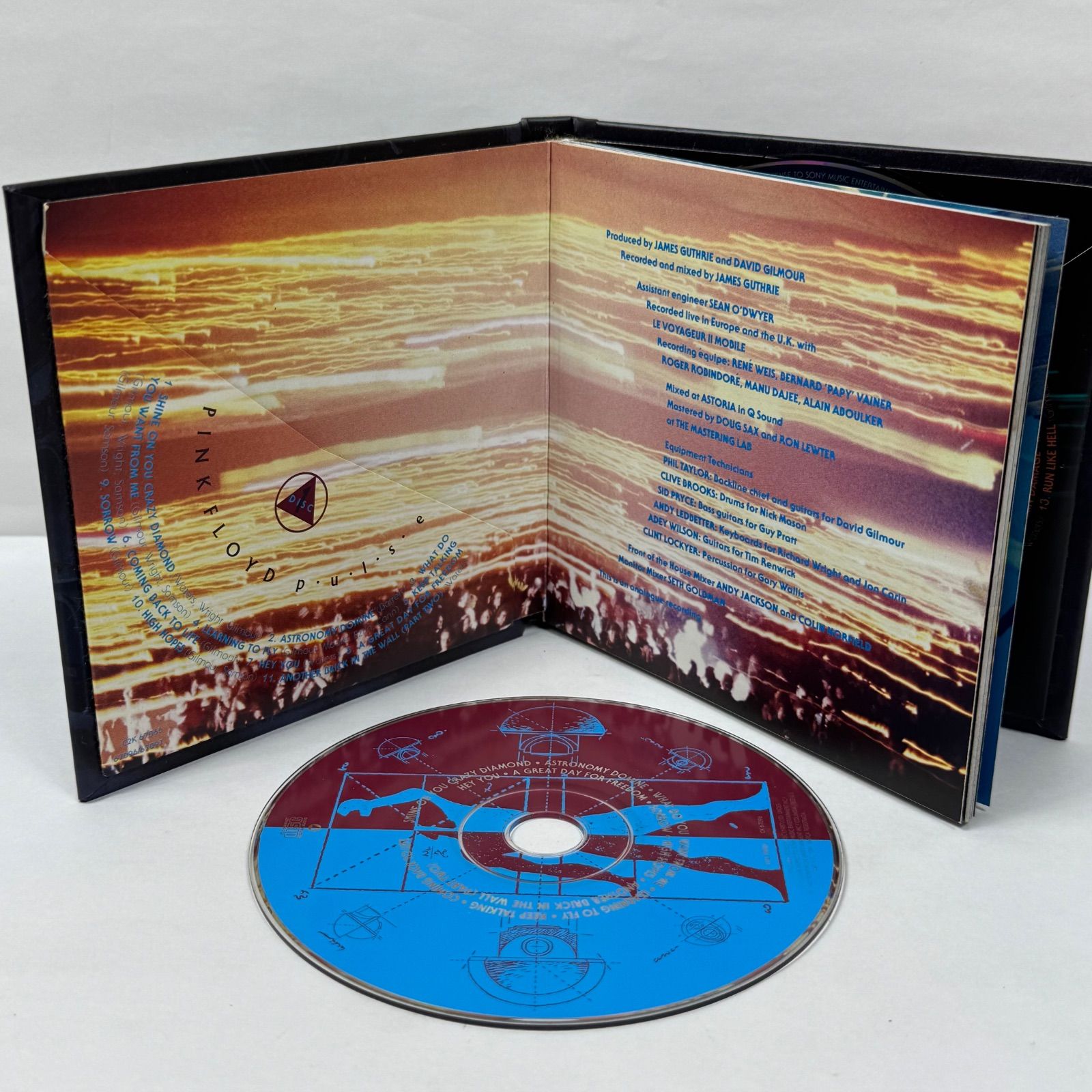Pink Floyd ピンク・フロイド P.U.L.S.E 初回限定 赤色発光パルス機能