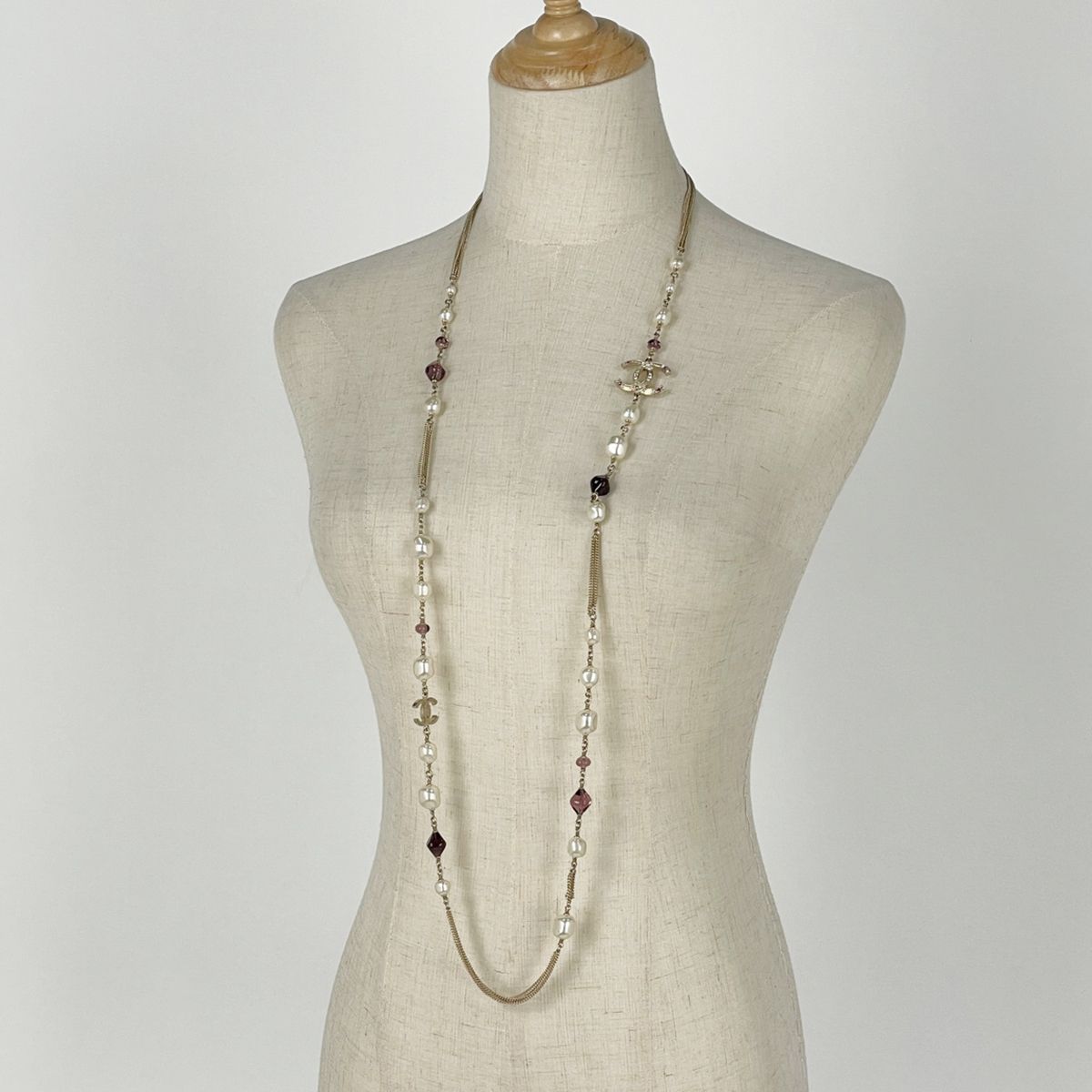 【希少】シャネル フェイクパールネックレス ロング　ゴールド ココマーク 刻印 バイセル公式】シャネル ココマーク フェイクパール ネックレス ロング