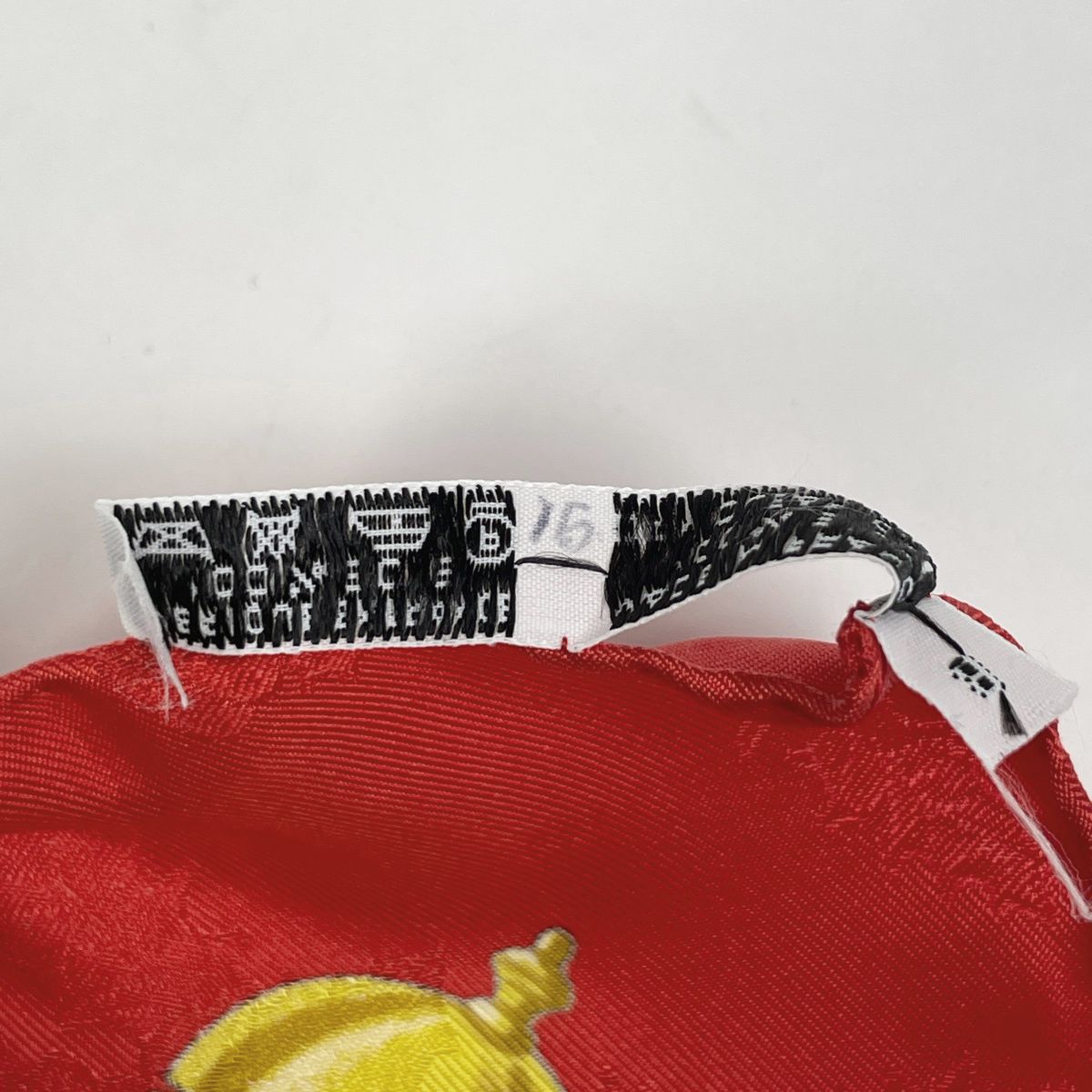 エルメス HERMES カレ 90 Plumes et Grelots 羽根飾りと鈴 スカーフ