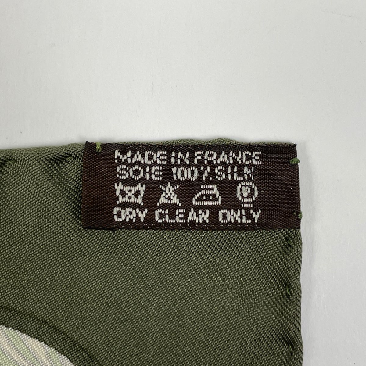 エルメス HERMES カレ 90 DAME DE COEUR A VOUS L’HONNEUR! ハートのクイーン女王 トランプ スカーフ シルク グリーン マルチ レディース