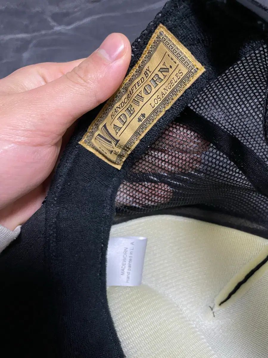 OS メイドONE アート トラッカーキャップ ブラック