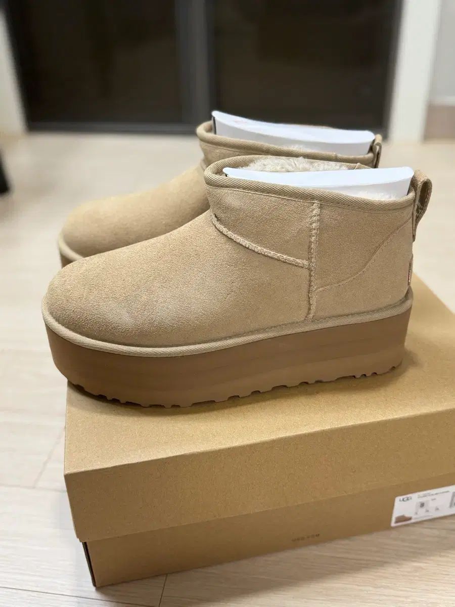 UGG アグ クラシック ミニ フラットフォーム ブーツ 8 250