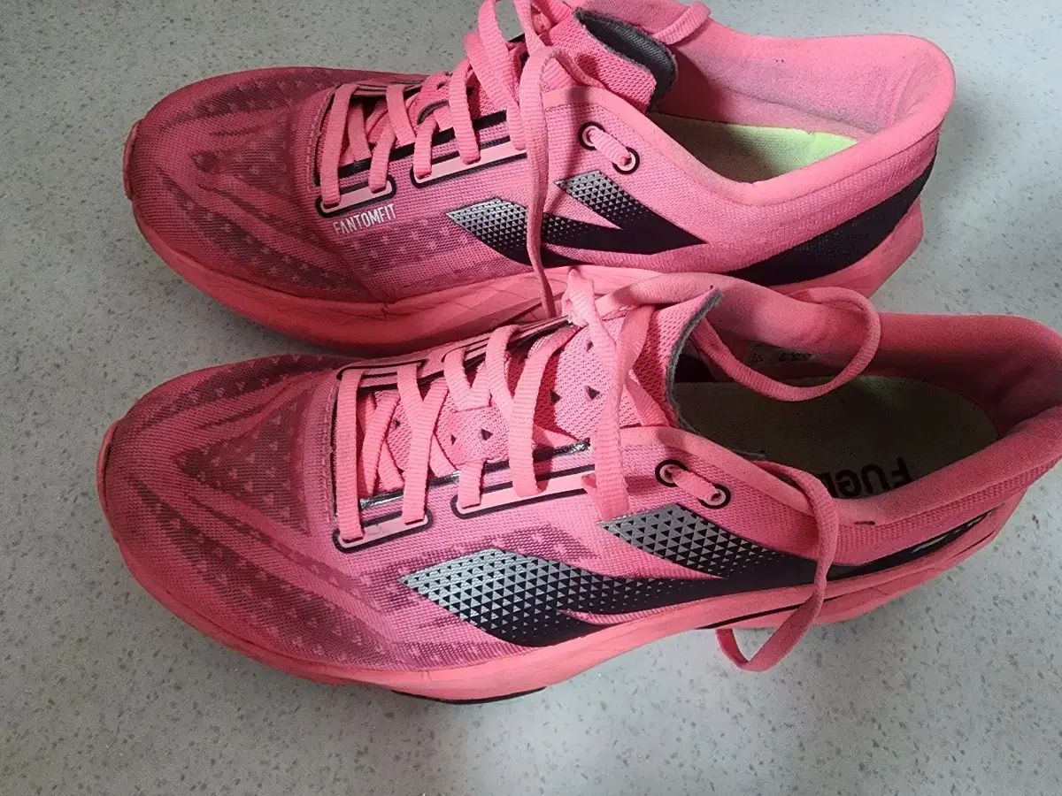 ニュー ンス フューエルセル レベル4 270 D ランニングシューズ