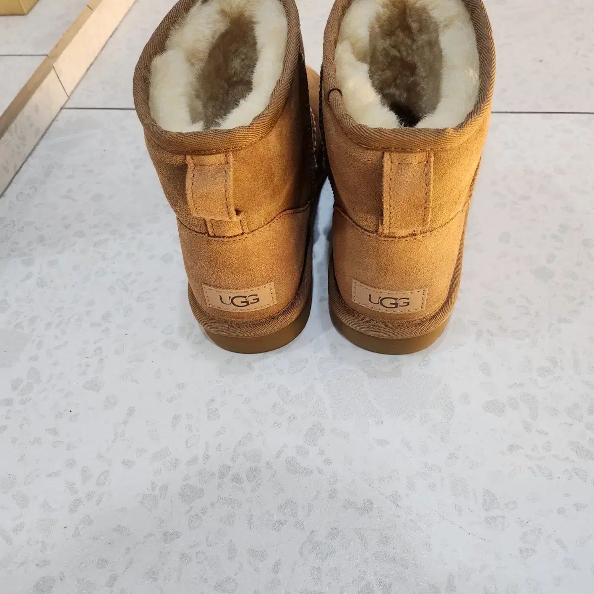 アメリカUGG アグ ミニ2 250