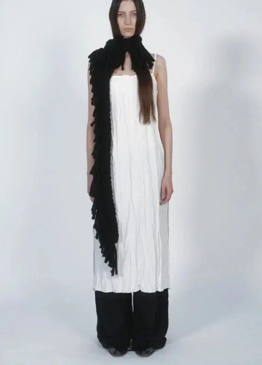 NOTHINGEVERYTHING handmade fringe scarf