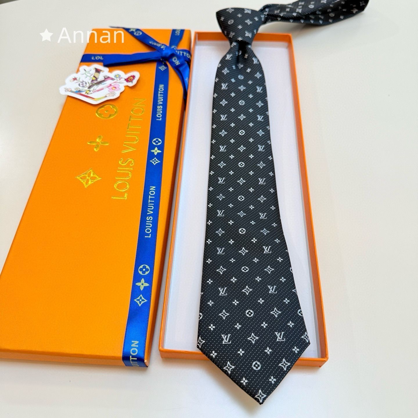 箱付き LOUIS VUITTON ネクタイ ハイブランド モノグラム 箱付き LOUIS VUITTON ルイヴィトン メンズ ネクタイ - メルカリ