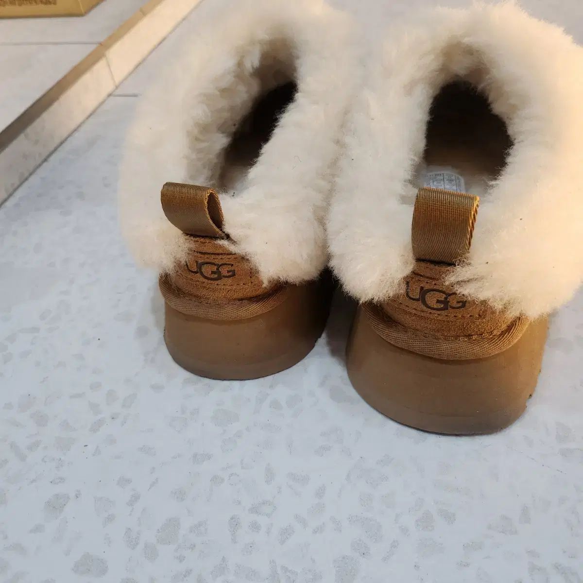 アメリカUGGタジェル 250