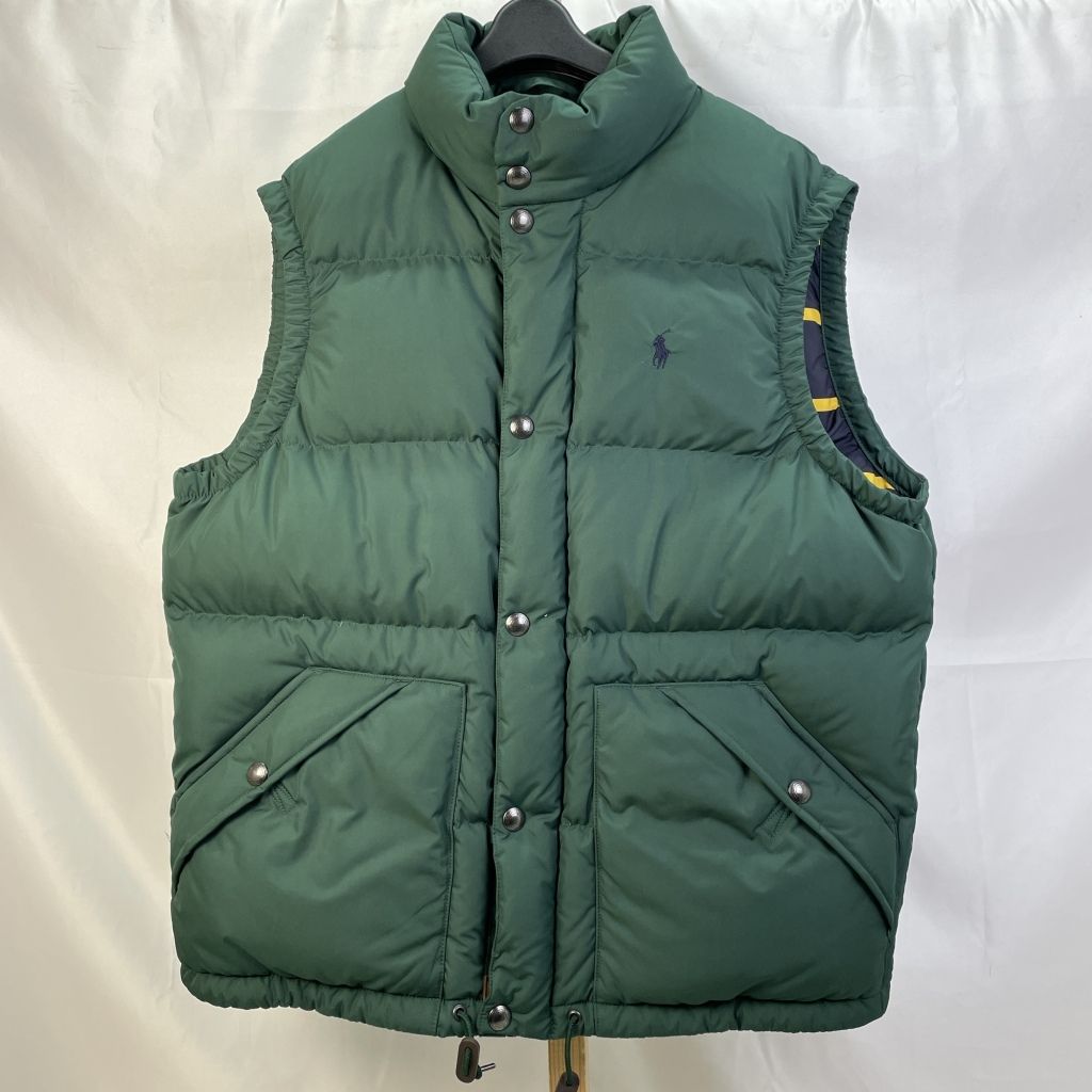 グリーン フード付きダウンベスト ポロ刺繍 グリーン フード付きダウンベスト ポロ刺繍 グリーン フード付きダウン