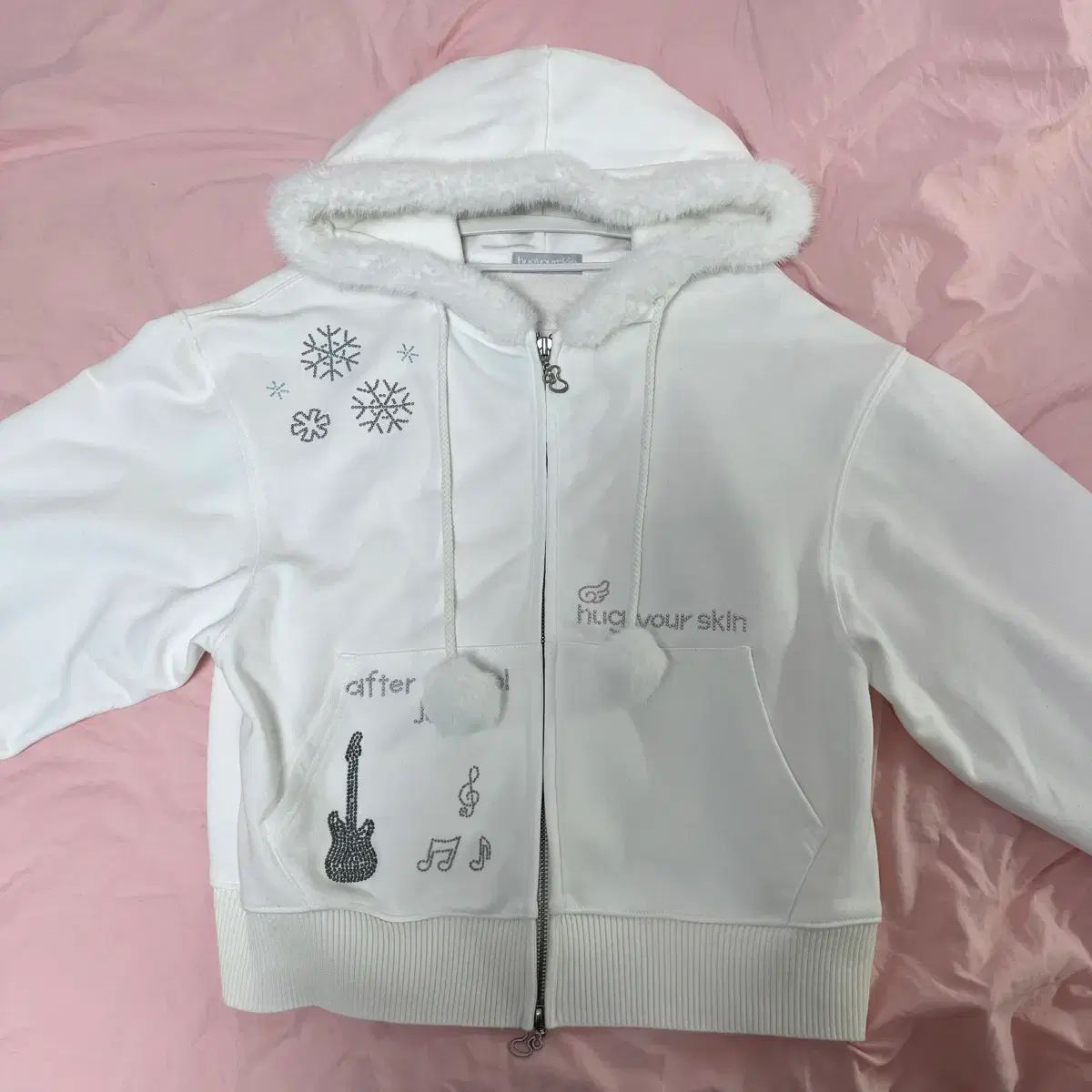 ハグユアスキン HOT Face the Sun ファー フーディジップアップ 白