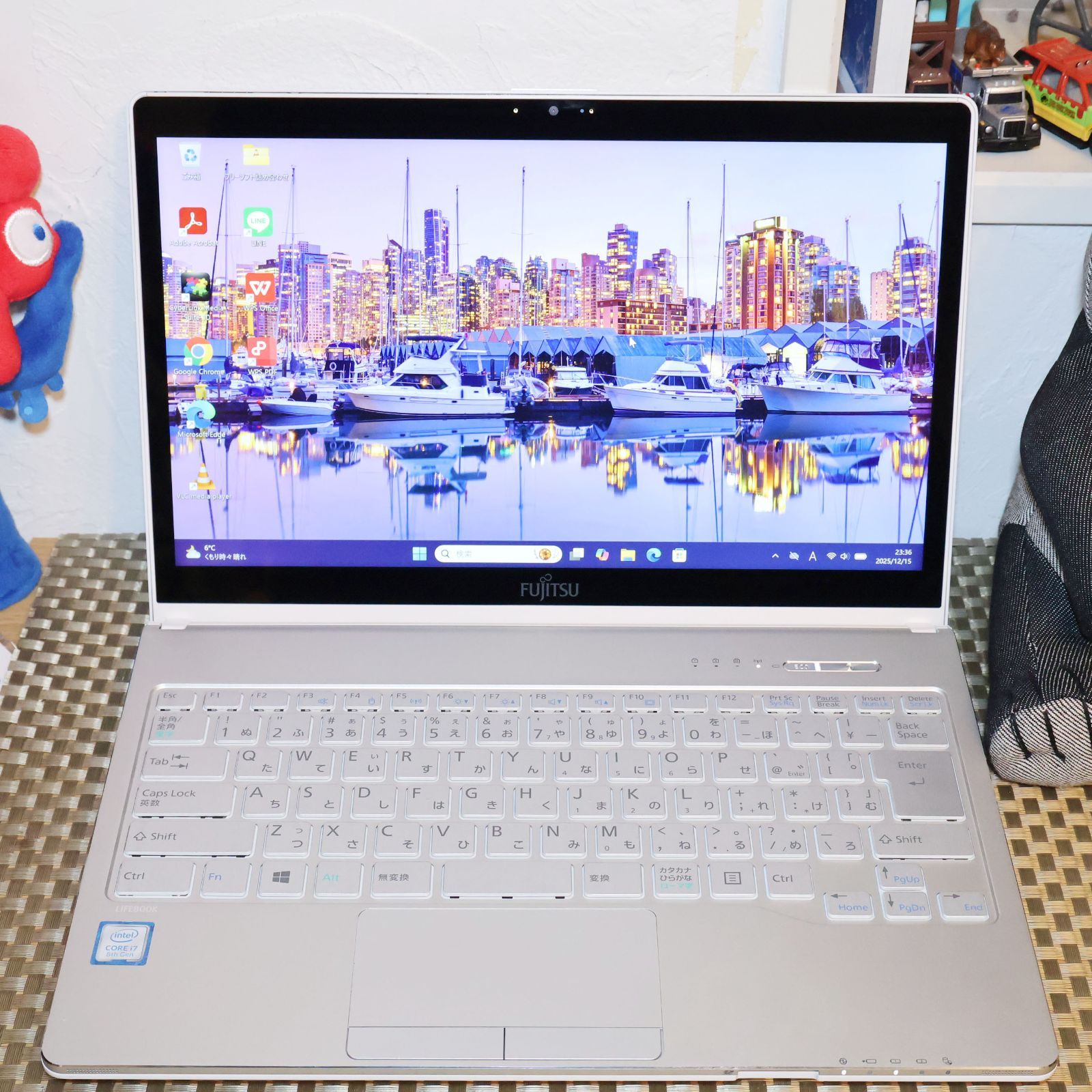 ほぼ新品Win11公式対応i7/メ8/SSD/DVD/タッチパネル/無線/カメラ