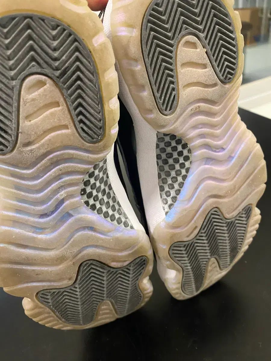  ジョーダン 11 レトロ ロー コンコルド 250 シューズ(男性用) バスケットボール