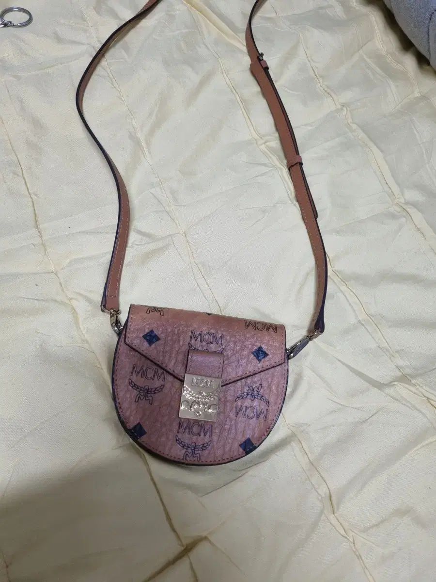 MCM ヴィセトス カードミニバッグ