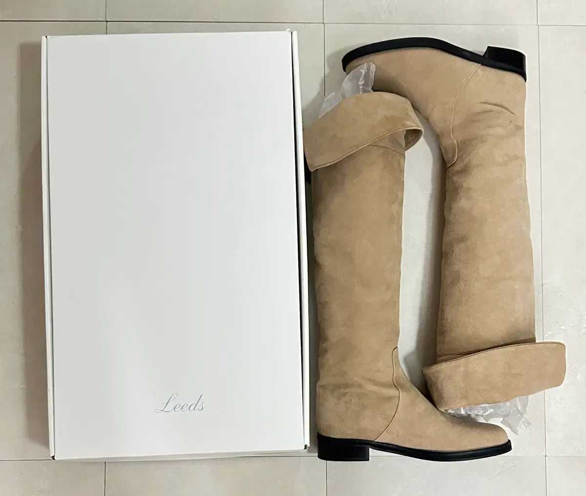 ニーハイブーツ