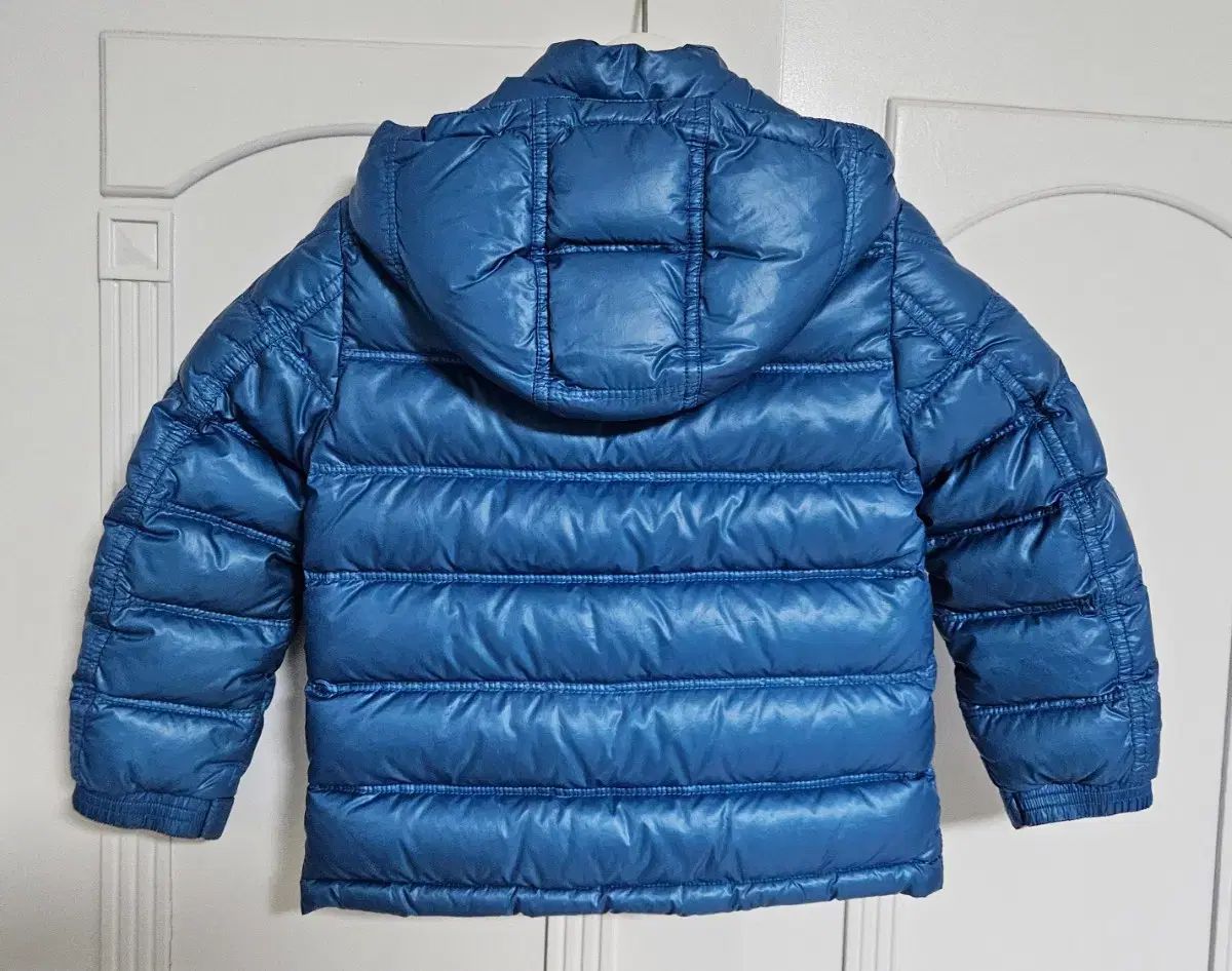 モンクレール キッズ ダウン 4 y 48 m