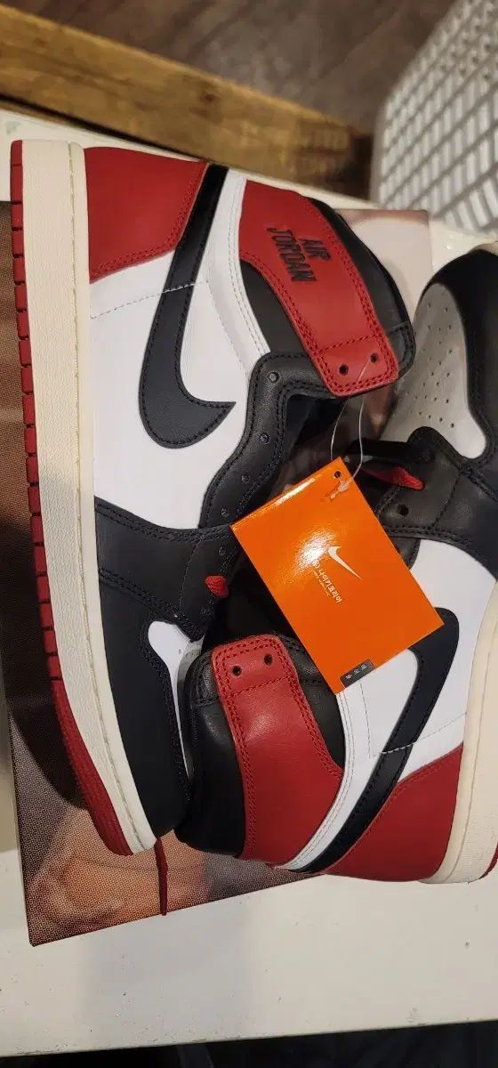 ナイキ エアジョーダン 1 og ブラックトゥー 295