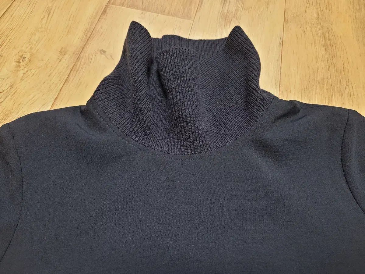 ニットタートルネック